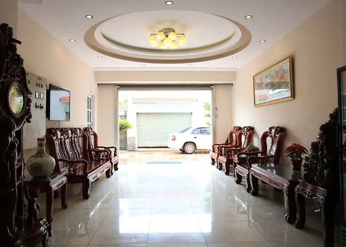 Hoa Phat Hotel & Apartment