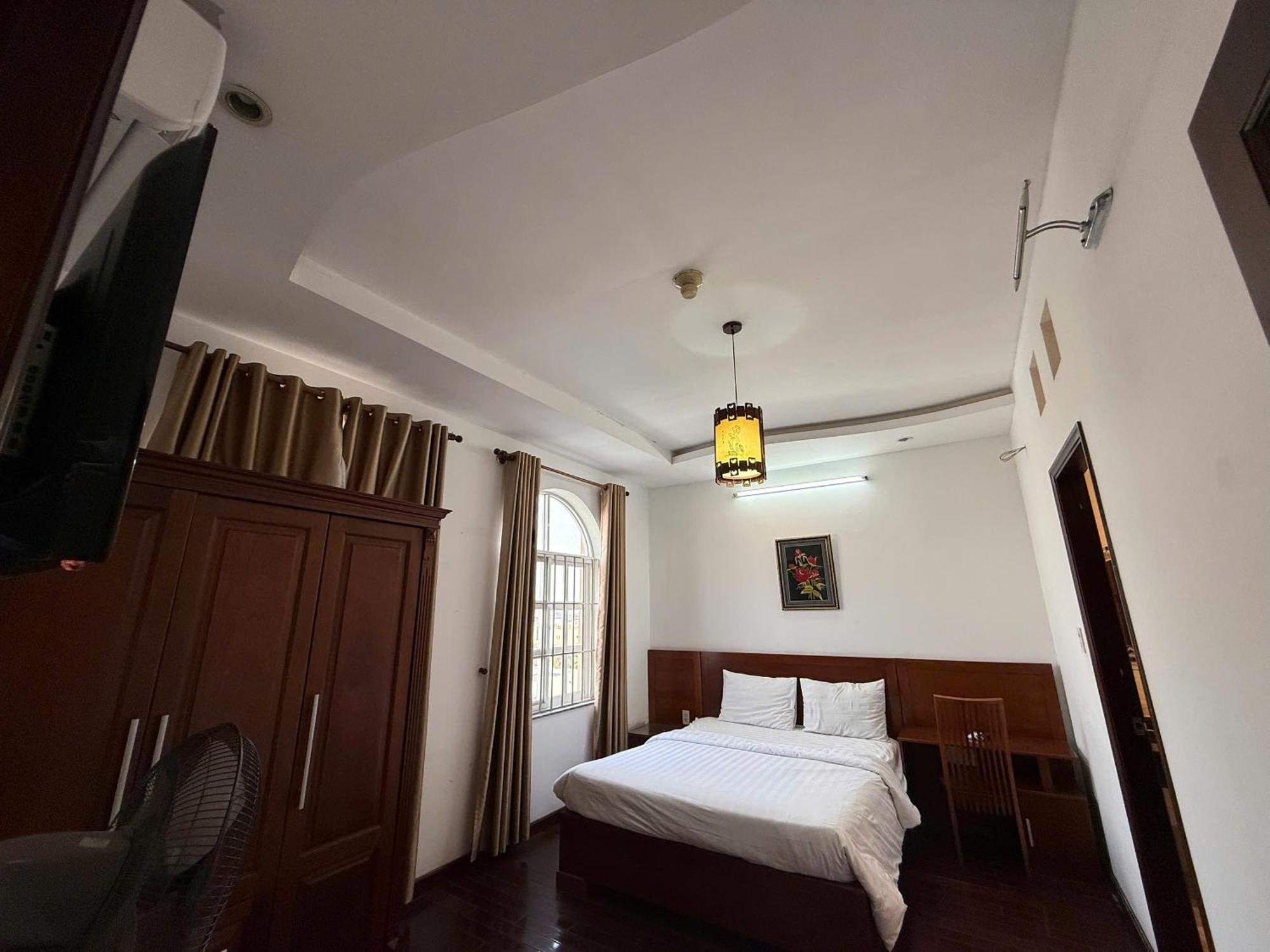 Khách sạn hẻo lánh Hoa Phat & 3*