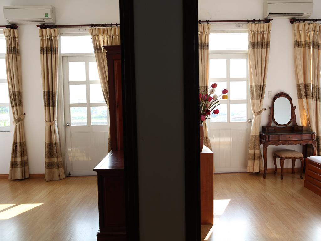 Khách sạn hẻo lánh Hoa Phat &